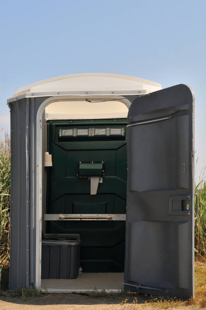 Best Porta potty delivery and setup  in Fortville, IN